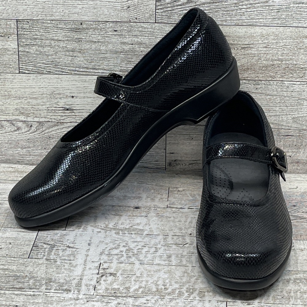 SAS Maria Women's Mary Janes Tripad Comfort Buckle Black Leather Snake Sz 8.5N